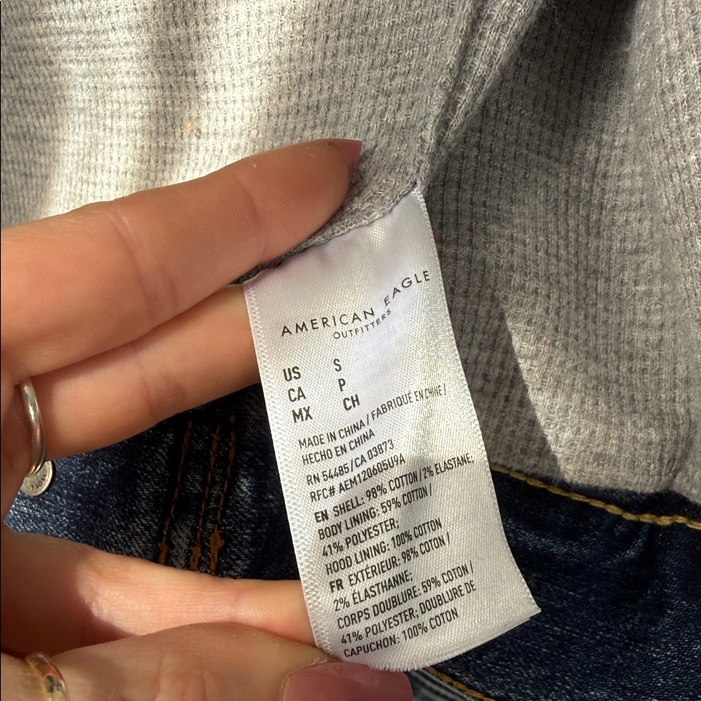 AEO // new without tags hooded denim button up jean jacket - Picture 8 of 9